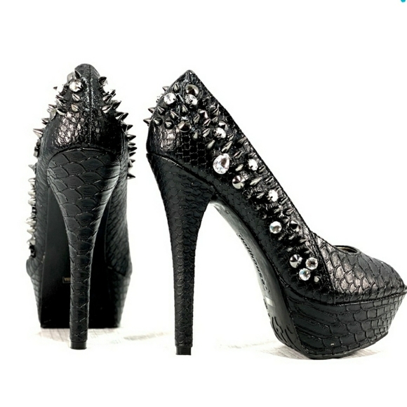 Dollhouse/Spike/Snake Embossed Leather Stillettos  Size 6 - Picture 3 of 12